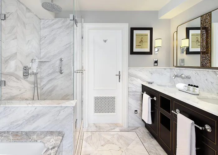 מלון Bristol, A Luxury Collection Hotel, 5*