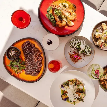 Ξενοδοχείο Bristol, A Luxury Collection Hotel, 5*