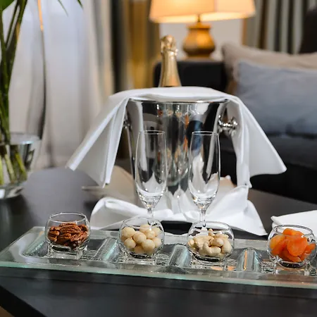 Bristol, A Luxury Collection Hotel, מלון