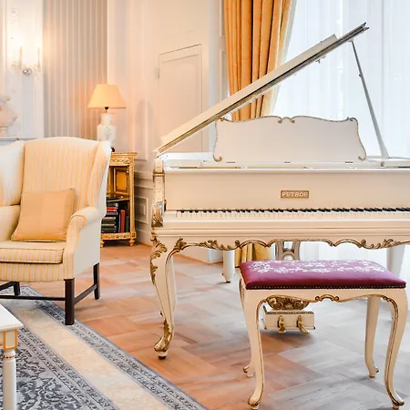 Bristol, A Luxury Collection Hotel, מלון 5*