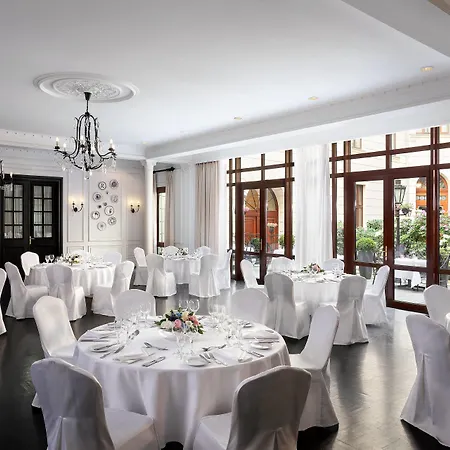 호텔 Bristol, A Luxury Collection Hotel, 5*