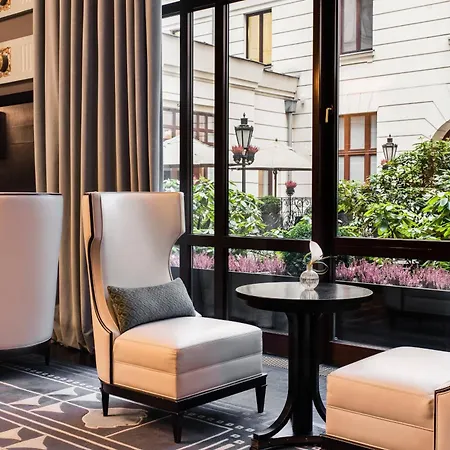 Ξενοδοχείο Bristol, A Luxury Collection Hotel, 5*