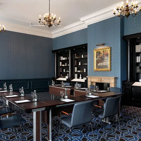 Bristol, A Luxury Collection Hotel, מלון