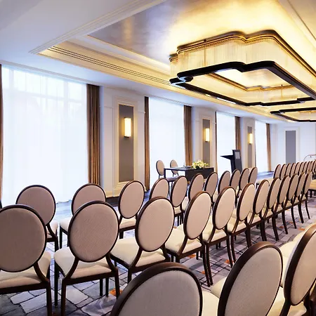 מלון Bristol, A Luxury Collection Hotel, 5*