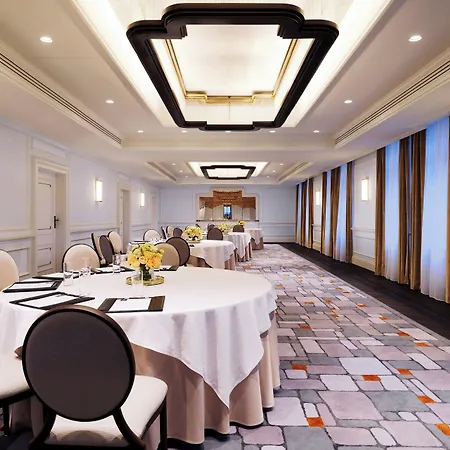 Готель Bristol, A Luxury Collection Hotel, 5*