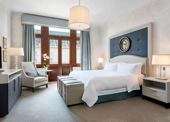 Szálloda Bristol, A Luxury Collection Hotel,